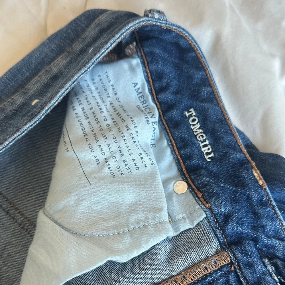 American Eagle Women’s Blue Jeans - Picture 3 of 4